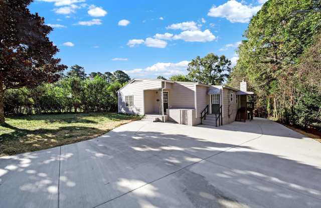 Lovely Four Bedroom Home Close to Uptown! - 1209 Moretz Avenue, Charlotte, NC 28206