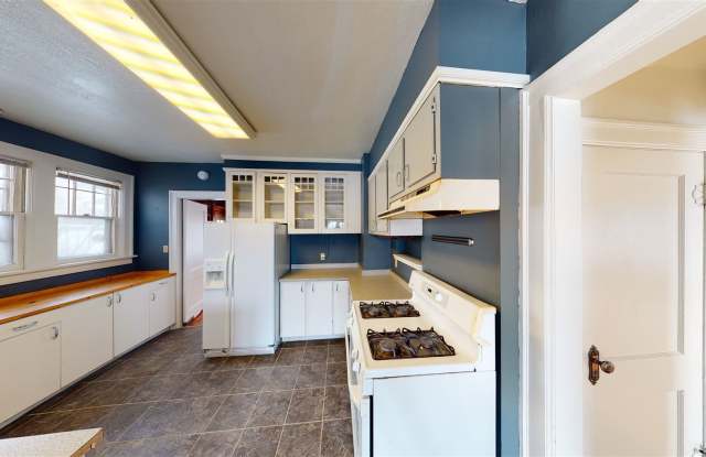 206 W Custer Park - 206 West Custer Park Street, Bismarck, ND 58501