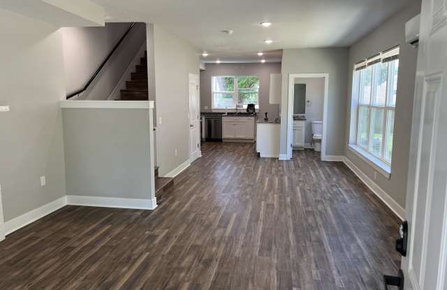 118 S Jackson Ave photos photos