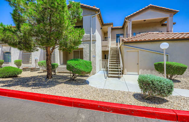 Upgraded First-Floor Condo with Private Garage in Prime Green Valley Location * COMING SOON* Gallery 4