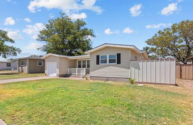 2511 Beechwood St photos photos