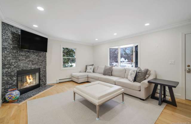 19 Pine Tree Lane Gallery 4