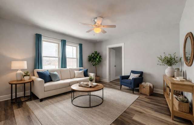 Clean Upper Unit! Move Right In! photos photos