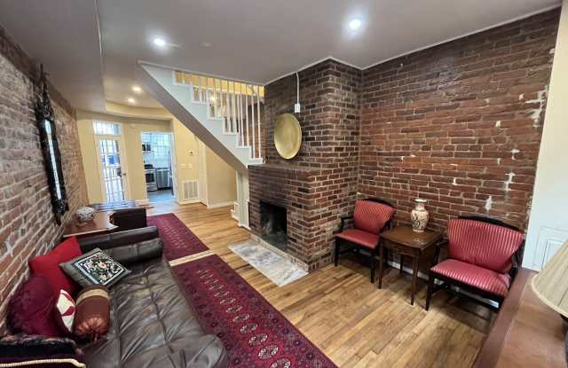 212 Parker Street Northeast Gallery 1