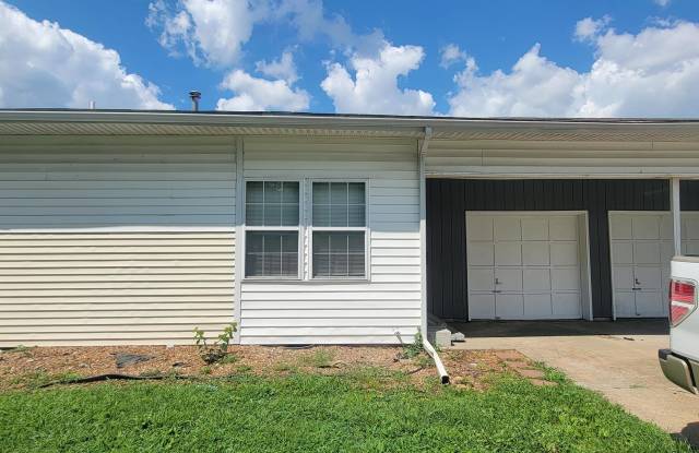 2140 East Bennett - 2140 East Bennett Street, Springfield, MO 65804