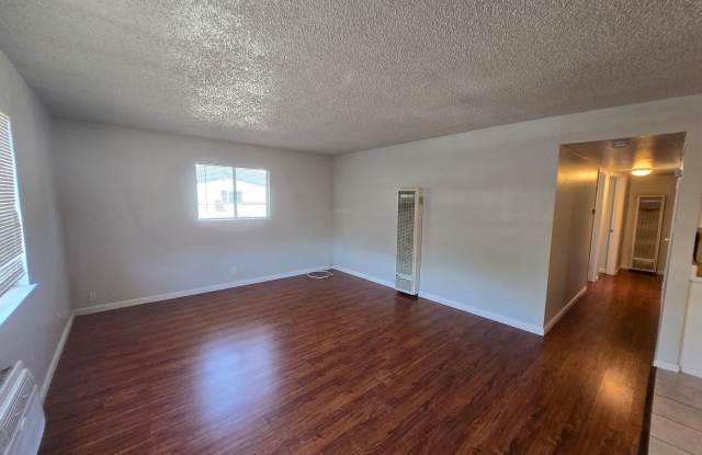 2 Bedrooms Upstairs Fourplex Unit in Granite Bay Gallery 1