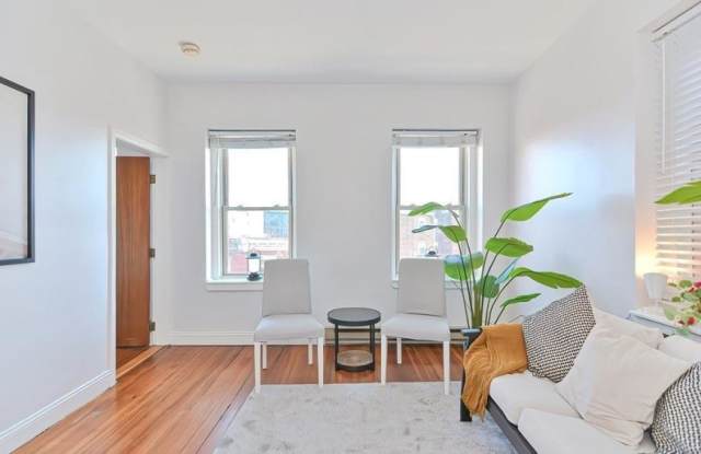 156 Cottage St. Gallery 4