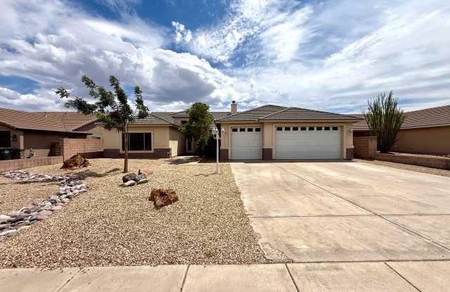 Beautiful 4-Bedroom Home with 3-Car Garage & Hualapai Mountain Views in Walleck Ranch! Gallery 3