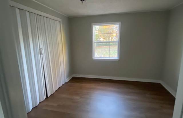 4bdrm 1bath Home in Millington photos photos