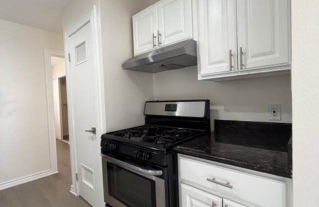 1717 S. Burlington Ave - 4 photos photos