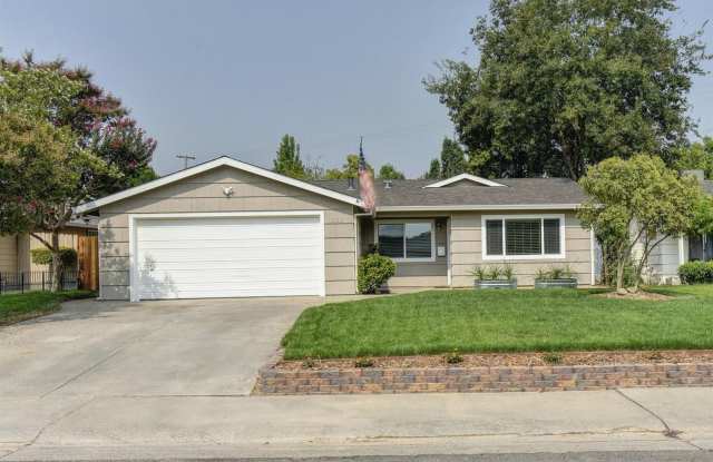 Near Mercy Hospital - Remodeled 4 Bdrm, 2 Bath photos photos