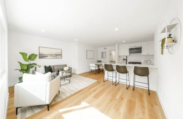 957 S Gramercy Drive photos photos