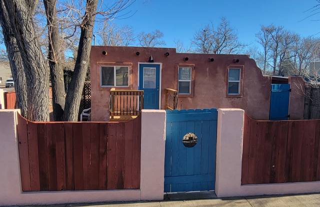 1 Bedroom Home Near Downtown Florence photos photos