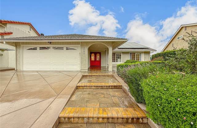 2685 Velarde photos photos