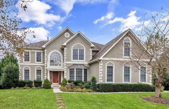 6817 Creekwood Ct Gallery 2