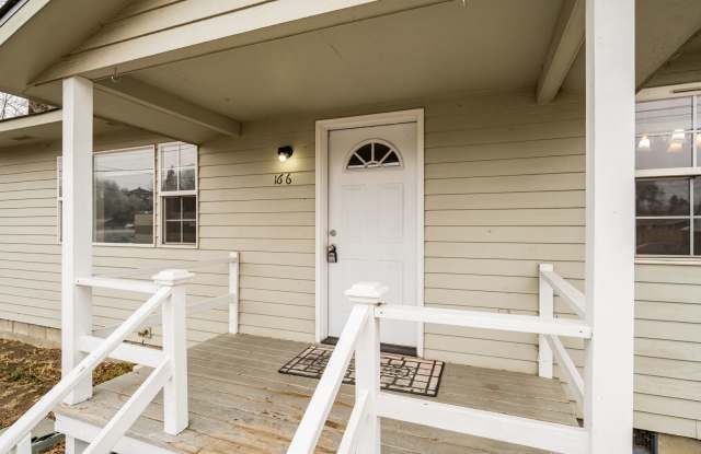 166 SE E St. Madras, OR Gallery 3