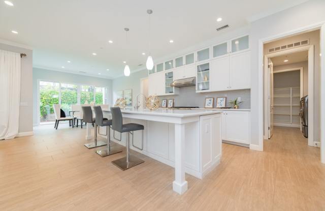 Fully Renovated 2 Bed, 2.5 Bath + Den Single Story Home Available NOW in Eastwood Village in Irvine! photos photos
