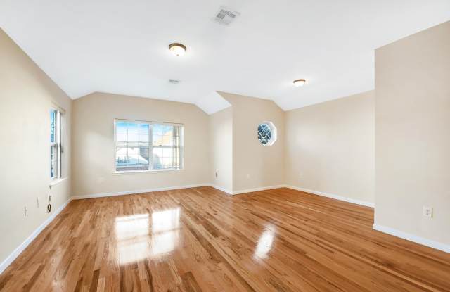 28 WEST 17TH ST photos photos