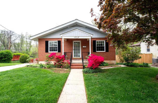 1717 GREENSPRING Drive Gallery 1