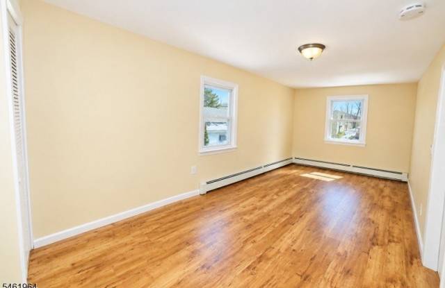 193 E 25Th St Gallery 3
