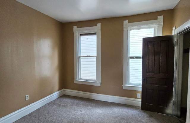Newly remodeled 4bd/2bth Gallery 4