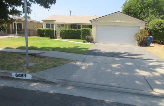 Great home with gorgeous hardwood floors!! - 6651 Morse Avenue, Los Angeles, CA 91606