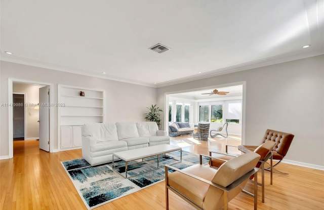 1220 S Greenway Dr Gallery 3
