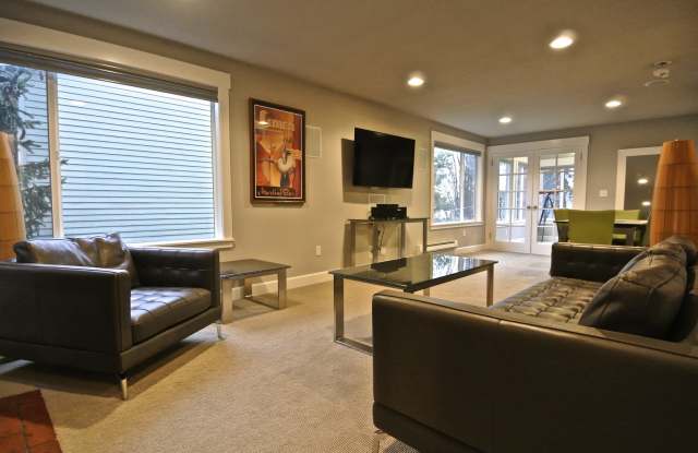 EXQUISITE 4 BED/3 BATH FURNISHED EASTLAKE HOME! - 1910 Franklin Avenue East, Seattle, WA 98102