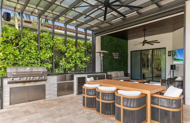 9529 Eden Roc Ct Gallery 3