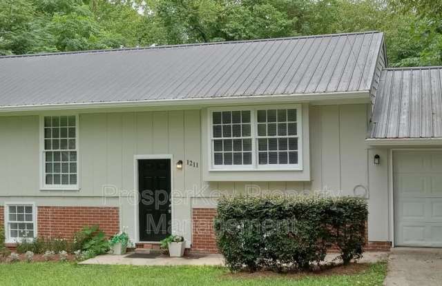 1211 Timberlane Dr photos photos