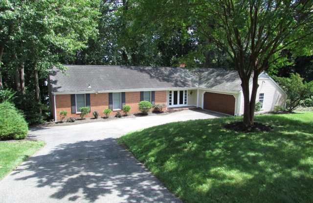 472 OLD ORCHARD CIRCLE Gallery 2