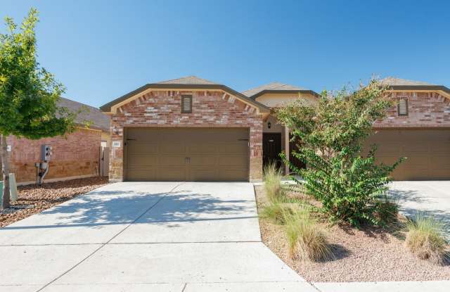 Like New Duplex in New Braunfels!!! - 212 Ragsdale Way, Guadalupe County, TX 78130