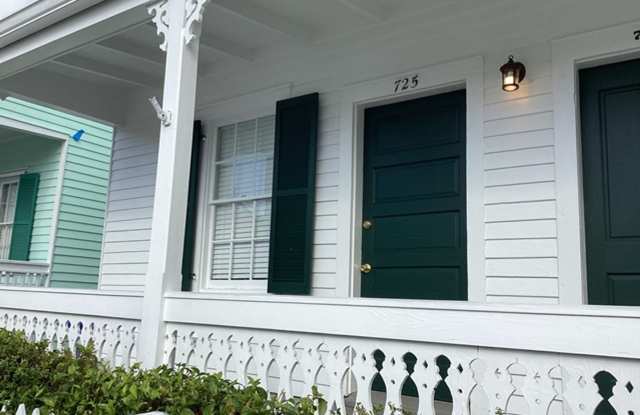 Old Town Location - 1 bed / 1 bath Apartment photos photos