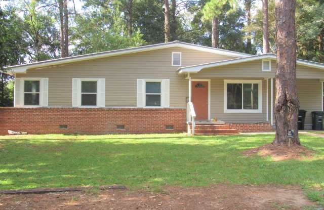 Renovated 4/2 House Near FSU! - 208 Juniper Drive, Tallahassee, FL 32304