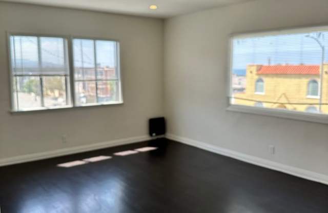 North of Pier Beach Pad Gallery 1
