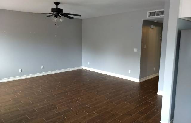 1613 W FAIRMONT Drive Gallery 2