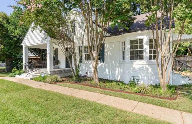 Charming 3 Bedroom Home in Memphis Near Cooper Young - 78 North Alicia Drive, Memphis, TN 38112