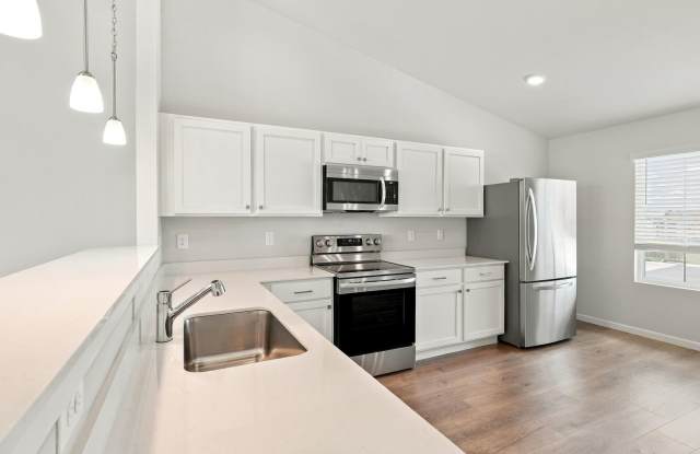 1 Month FREE Rent! Applied to Your First Full Month. Terms & Conditions Apply. Gallery 1