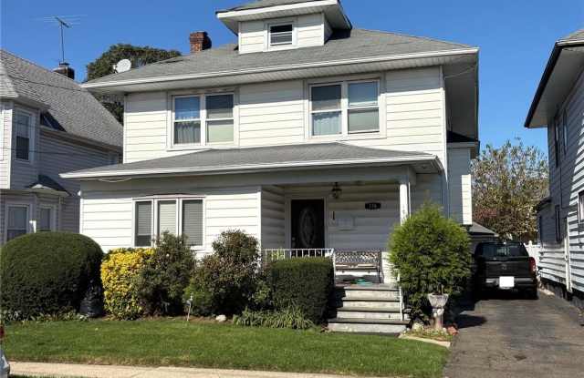 176 Garfield Avenue - 176 Garfield Avenue, Mineola, NY 11501