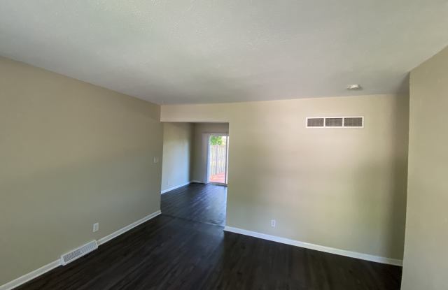 3911 S Marshall Dr Gallery 3