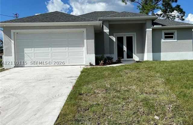 3304 11 Street W Gallery 1
