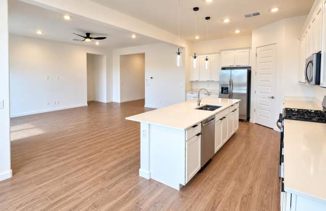 3302 E AGLIO Avenue Gallery 4