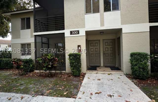 300 Gardens Dr Gallery 1