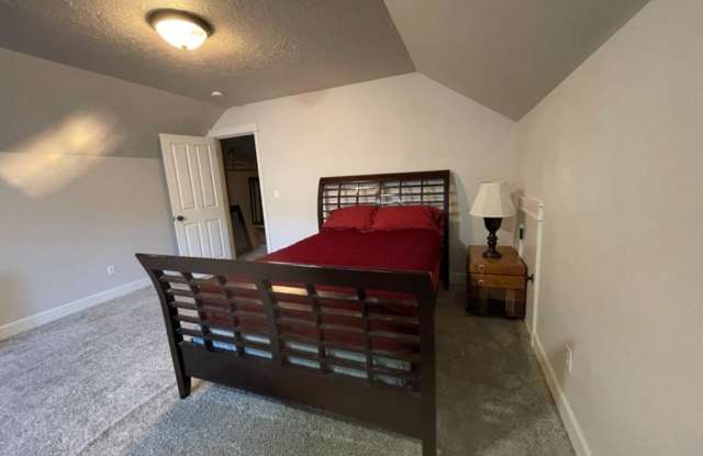 3676 Westward Ho Avenue - 3676 Westward Ho Avenue, Eugene, OR 97401