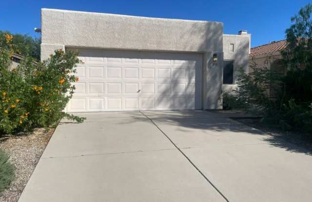 Charming 3 bedroom 2 bath in a convenient community that is close to everything. Gallery 1
