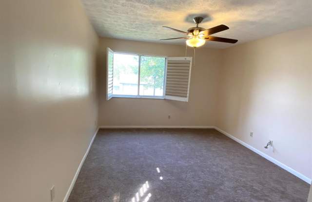 8939 Eagleview Drive Gallery 3