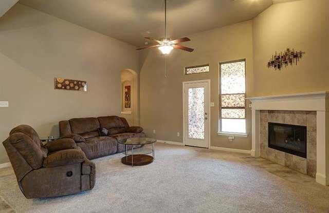 2617 Castle Creek Drive Gallery 3
