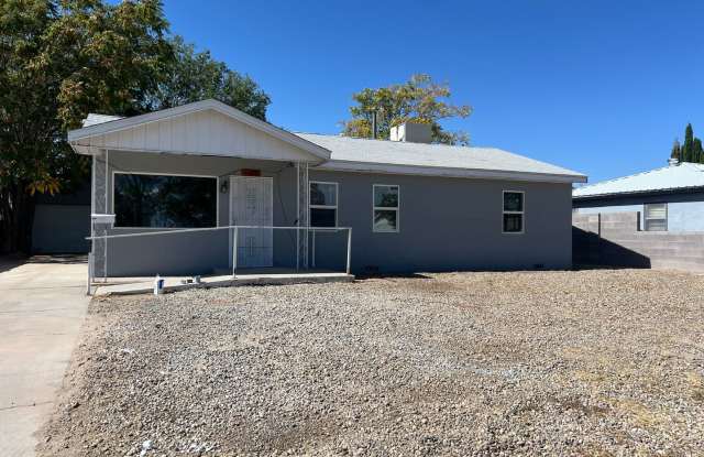Charming three bedroom house - 1023 Vista Grande Drive Northwest, Albuquerque, NM 87105