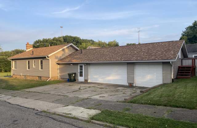 2617 Maple Avenue Northeast photos photos