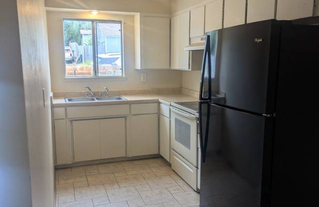 Cure 2 bd 1 ba house Gallery 1